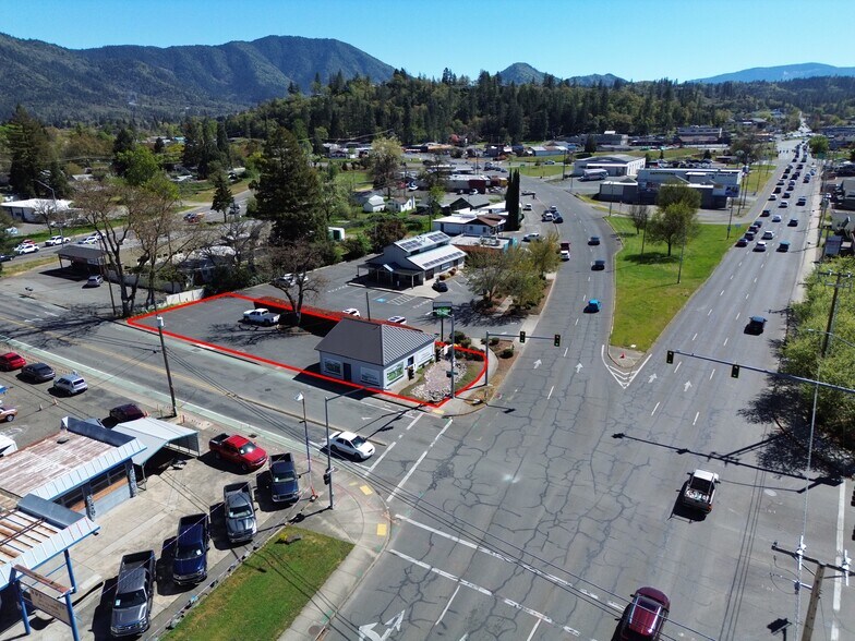 More Photos Of 101 E Park St, Grants Pass Office For Sale
