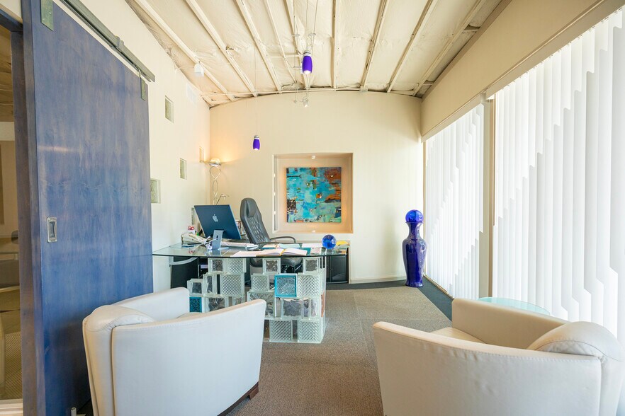 More Photos Of 1912 F St, Sacramento Office For Sale