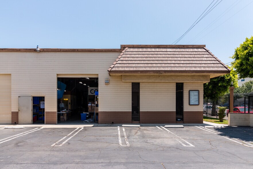 More Photos Of 12455 Branford St, Pacoima Warehouse For Sale