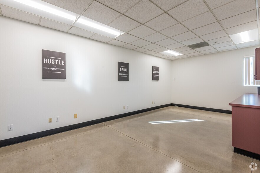 More Photos Of 250 Vista Blvd, Sparks Warehouse For Lease