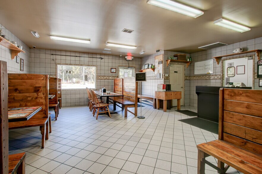 More Photos Of 868 County Line Rd NE, Resaca Convenience Store For Sale