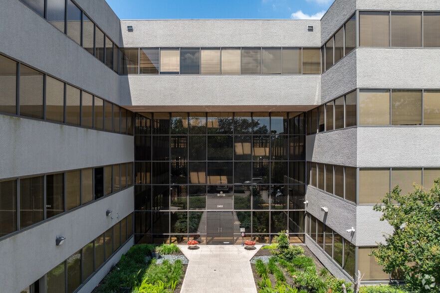 More Photos Of 2400 Augusta Dr, Houston Office For Lease
