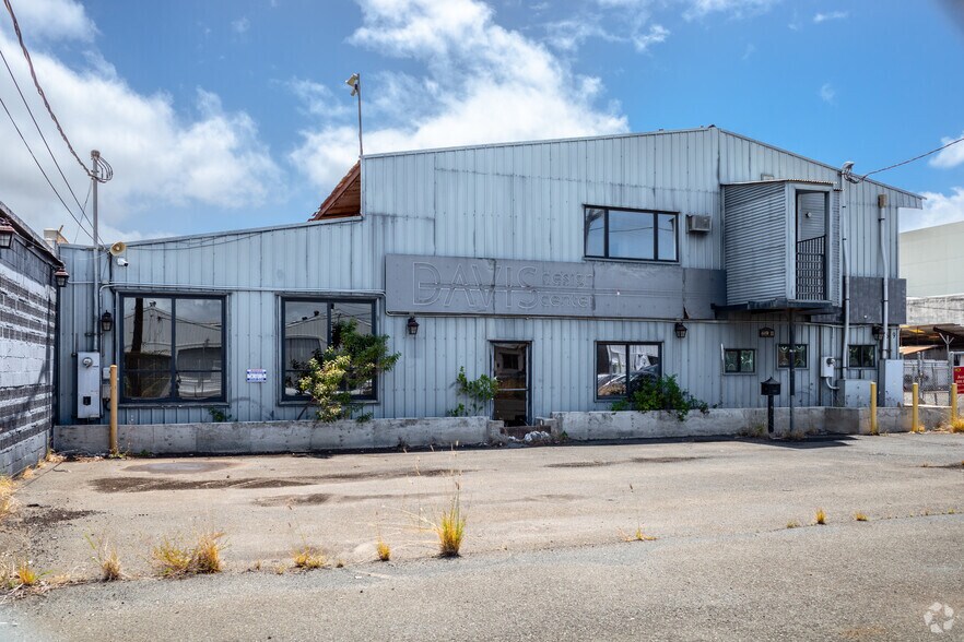 More Photos Of 669 Ahua St, Honolulu Warehouse For Lease