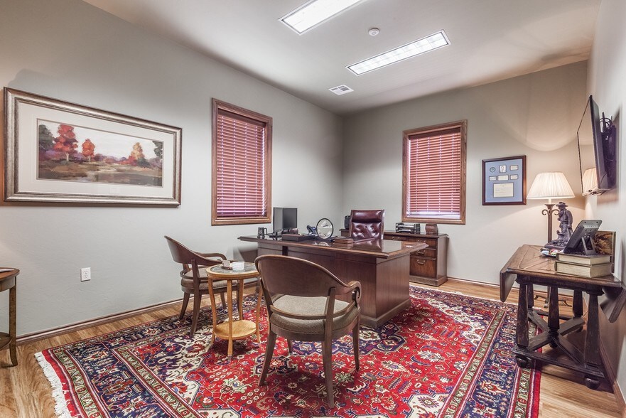More Photos Of 2248 NW 164th St, Edmond Office For Sale
