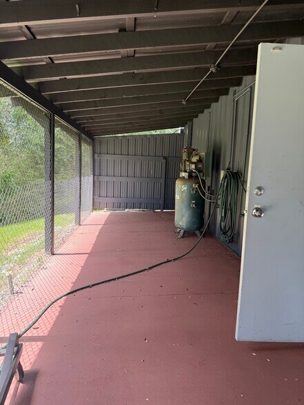More Photos Of 2230 Industrial Park Dr, Cairo Warehouse For Sale