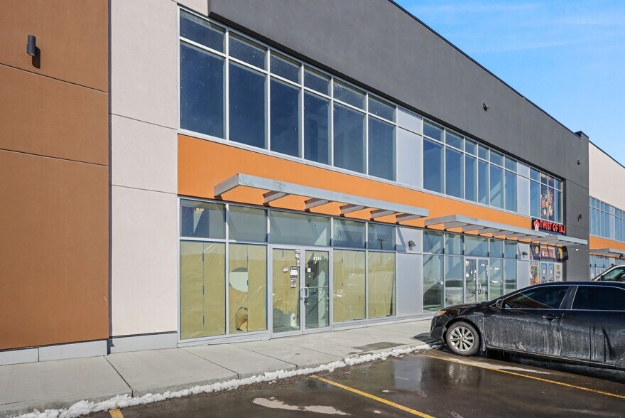 More Photos Of 270 Nolanridge Cres, Calgary Storefront Retail Office For Lease