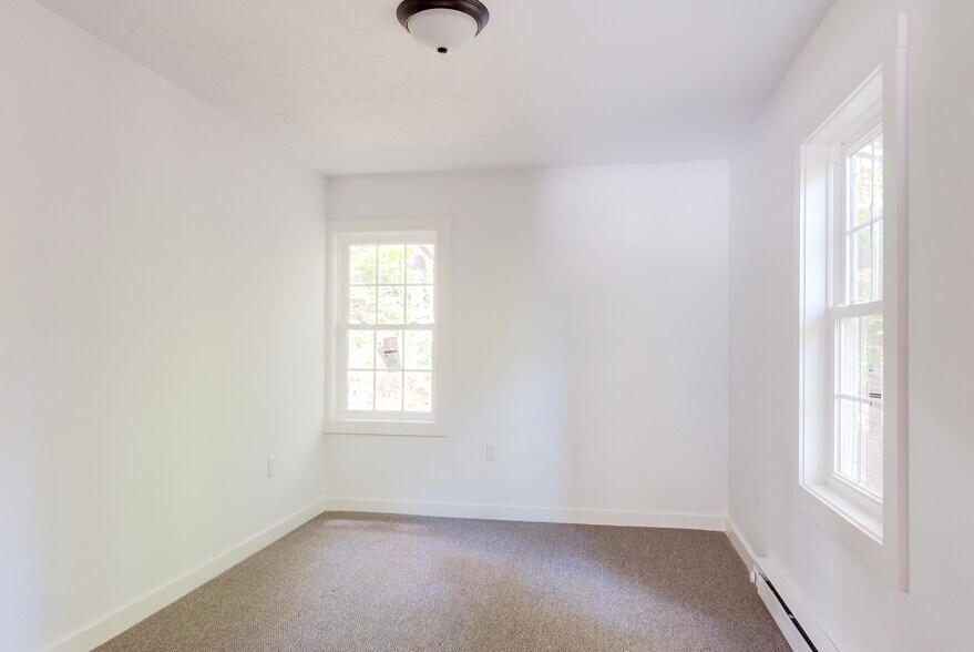 More Photos Of 750 Main St, Boylston Flex For Sale