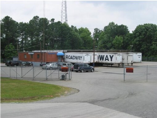 More Photos Of 920 Ellis Rd, Durham Truck Terminal For Lease