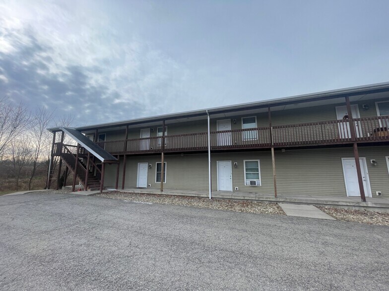 More Photos Of 321 Grove City Rd, Slippery Rock Apartments For Sale