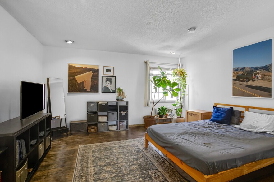 More Photos Of 939 Larrabee St, West Hollywood Apartments For Sale