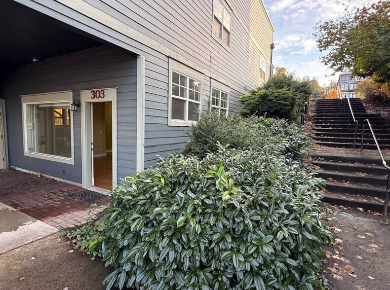 Primary Photo Of 303 E Historic Columbia River Hwy, Troutdale Flex For Lease