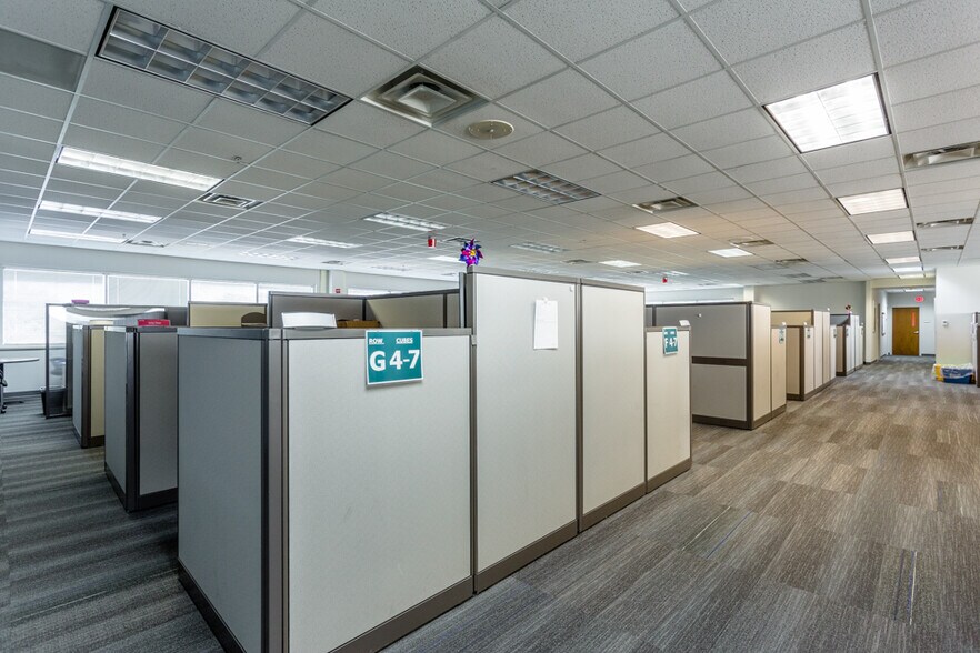 More Photos Of 1450 Technology Dr, Harrisonburg Office For Sale