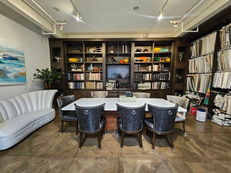 More Photos Of 275 S La Cienega Blvd, Beverly Hills Storefront For Lease