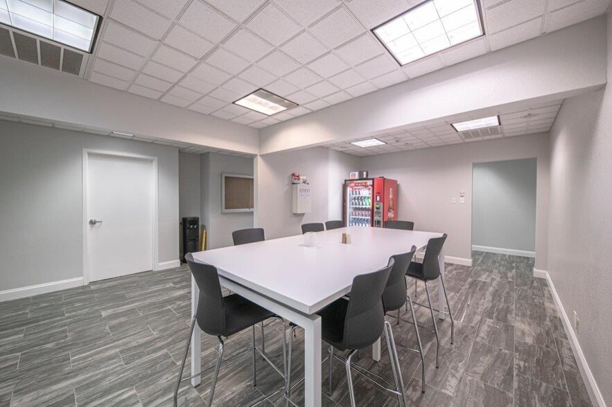 More Photos Of 125 W Missouri Ave, Midland Office For Lease