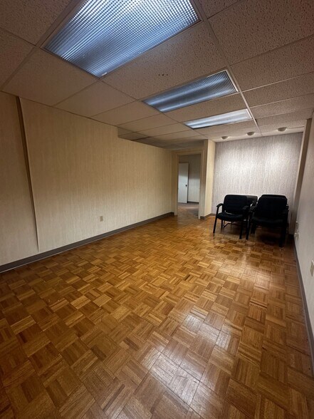 More Photos Of 85 Barnes Rd, Wallingford Medical For Sale