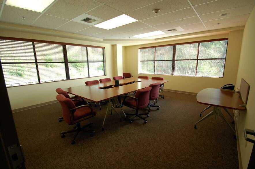 More Photos Of 19980 10th Ave NE, Poulsbo Storefront Retail Office For Sale