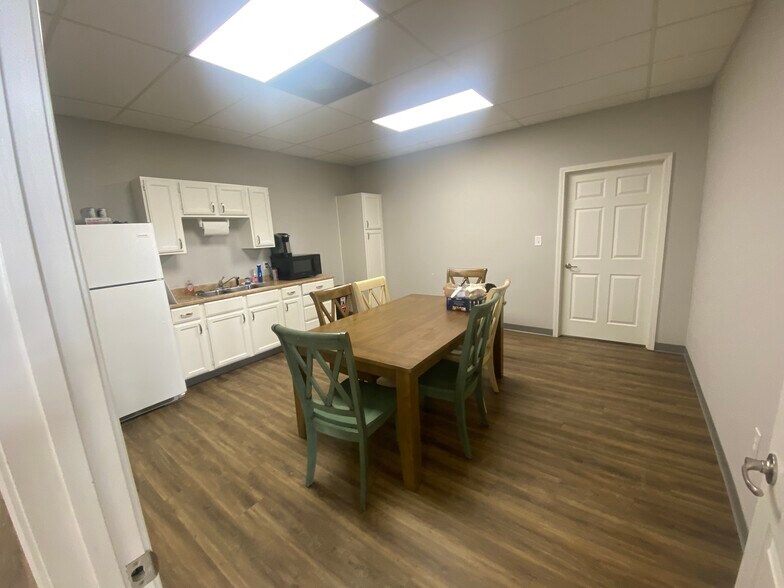 More Photos Of 1488 Industrial Dr, Bolton Warehouse For Sale