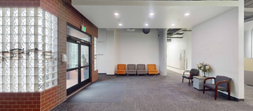 More Photos Of 2320 Commerce St, Tacoma Flex For Lease