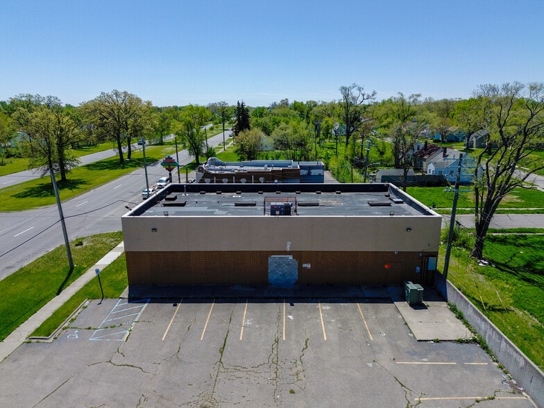 More Photos Of 19701 Mound Rd, Detroit Freestanding For Sale