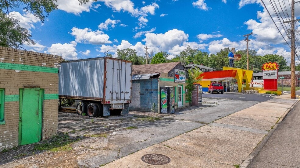More Photos Of 1308 Lynn Garden Dr, Kingsport Auto Repair For Sale