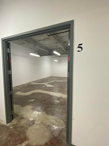 More Photos Of 901 E 31st St, Los Angeles Manufacturing For Lease