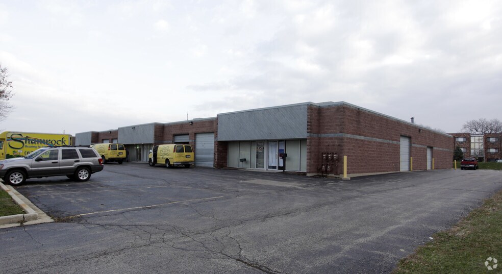 More Photos Of 190 Easy St, Carol Stream Manufacturing For Lease