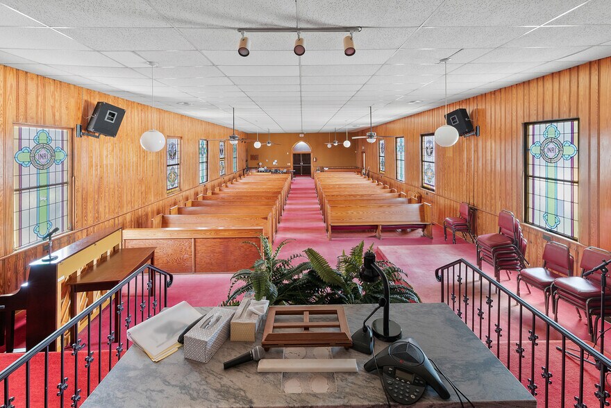 More Photos Of 902 W 36th St, Savannah Religious Facility For Lease