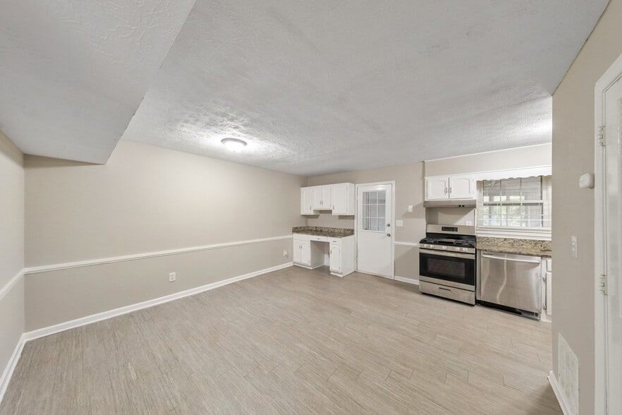 More Photos Of 2611 Golfview Ter SE, Conyers Multifamily For Sale