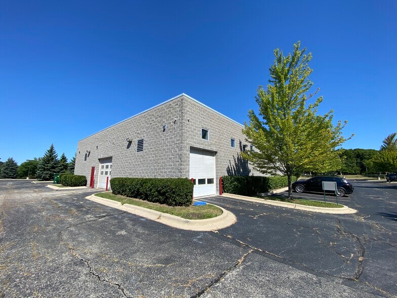 More Photos Of 855 E Grand Ave, Lake Villa Auto Dealership For Lease