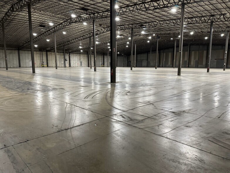 More Photos Of 2294 Molly Pitcher Hwy, Chambersburg Distribution For Lease