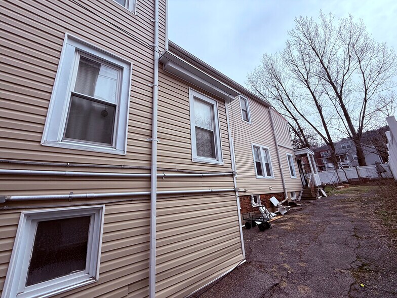 More Photos Of 1717 W Market St, Pottsville Apartments For Sale