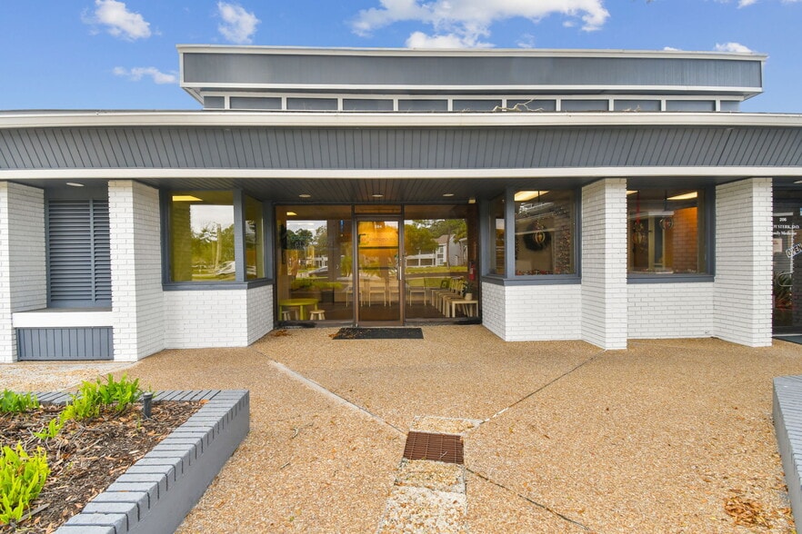 More Photos Of 3910 Northdale Blvd, Tampa Medical For Sale