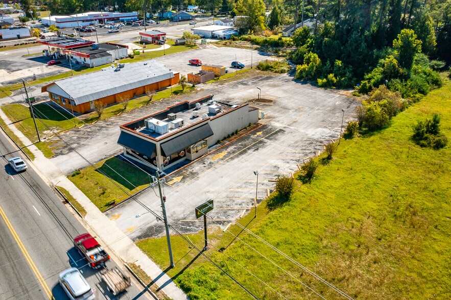 Primary Photo Of 2405 Neuse Blvd, New Bern Showroom For Sale