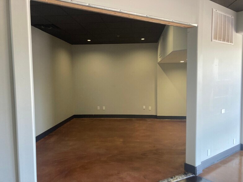 More Photos Of 16853 E Palisades Blvd, Fountain Hills Office For Lease