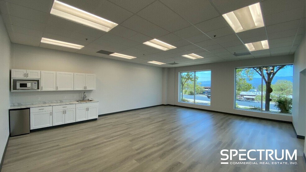 More Photos Of 28280-28288 Alta Vista Ave, Valencia Distribution For Lease