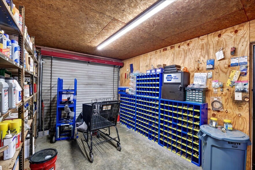 More Photos Of 133 W Blue Lick Rd, Shepherdsville Auto Repair For Sale