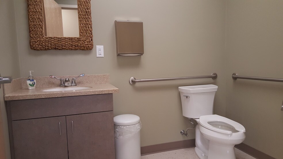 More Photos Of 25 Marston St, Lawrence Medical For Lease