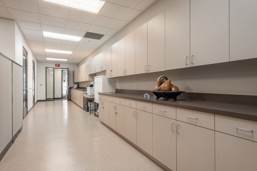 More Photos Of 2500 Anthem Village Dr, Henderson Office For Sale
