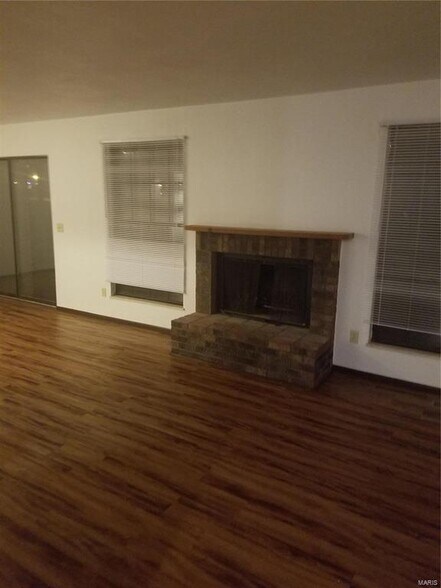 More Photos Of 400 University Ave, Belleville Multifamily For Sale
