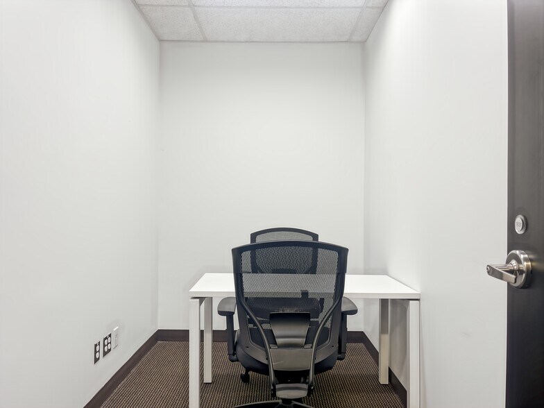 More Photos Of 500 Pl D'armes, Montréal Coworking Space