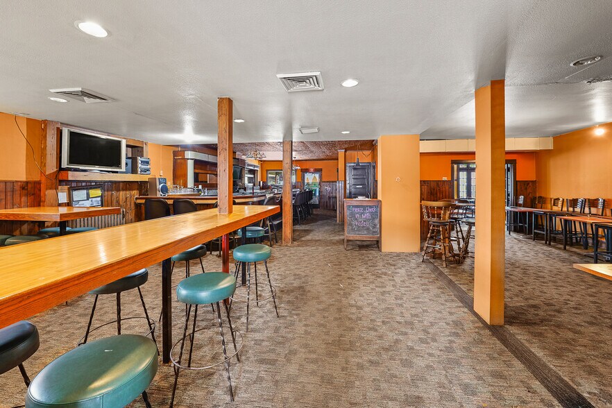 More Photos Of 1302 Main st, Saint Cloud Restaurant For Sale
