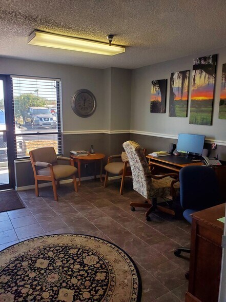 More Photos Of 11000 Metro Pky, Fort Myers Warehouse For Sale