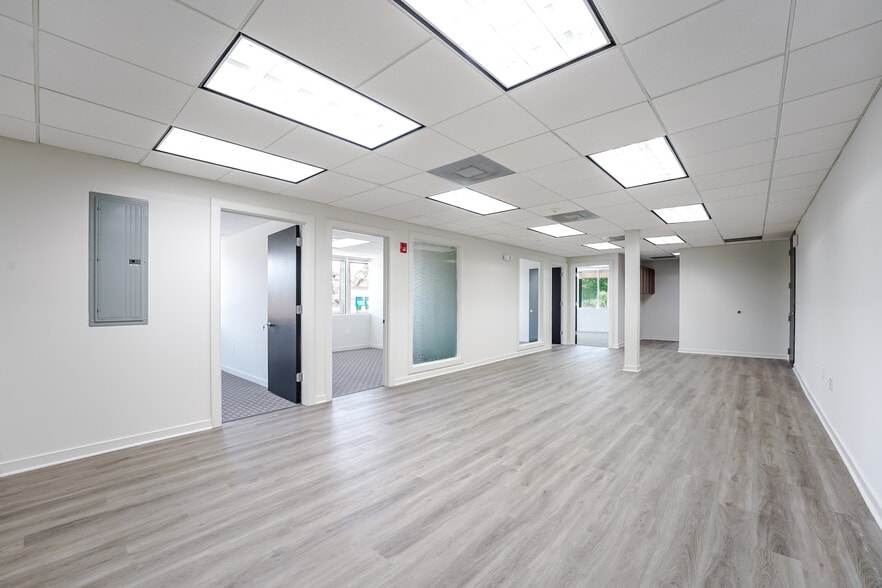More Photos Of 399 NW 2nd Ave, Boca Raton Office For Lease