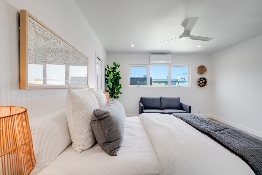 More Photos Of 2602 Pacific Ave, Venice Apartments For Sale