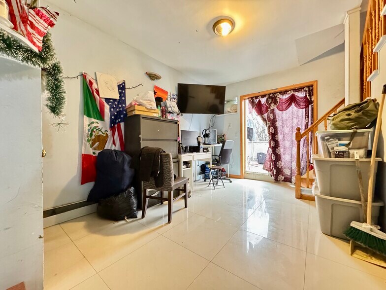 More Photos Of 3729 103rd St, Corona Flex For Sale