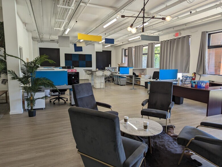 More Photos Of 4505 Peachtree Industrial Blvd, Berkeley Lake Warehouse For Lease