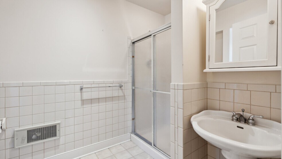 More Photos Of 5309 S Seminole Trl, Madison Storefront For Sale