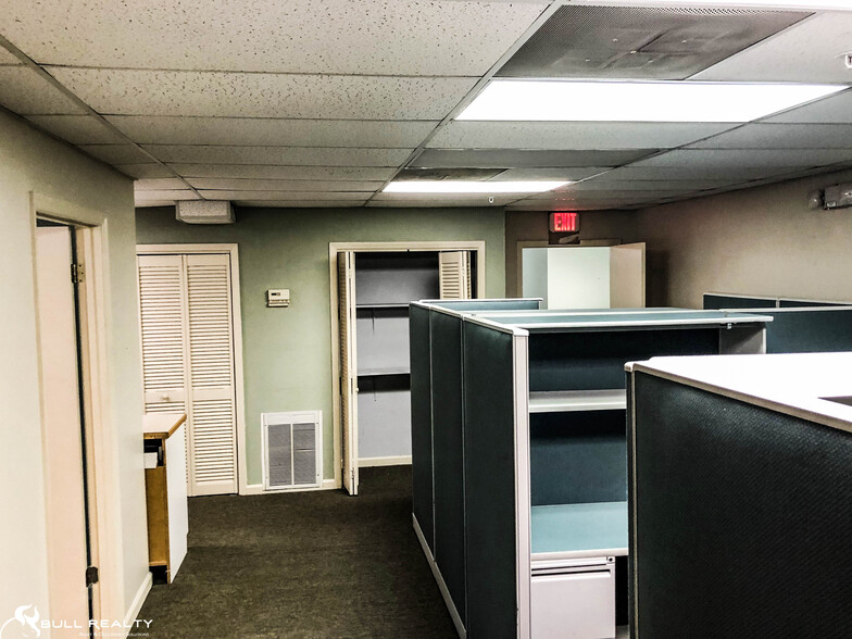 More Photos Of 7961 Hwy 92, Woodstock Medical For Lease