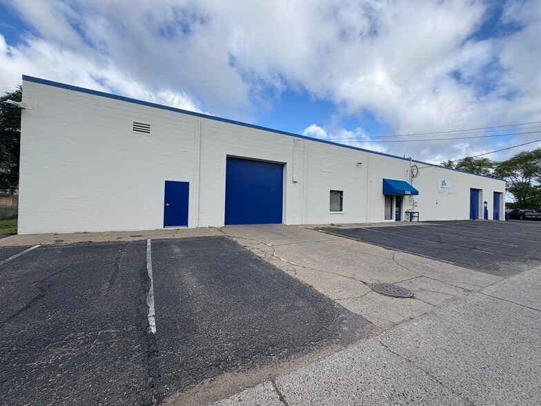 More Photos Of 2318 1st St NE, Minneapolis Warehouse For Sale