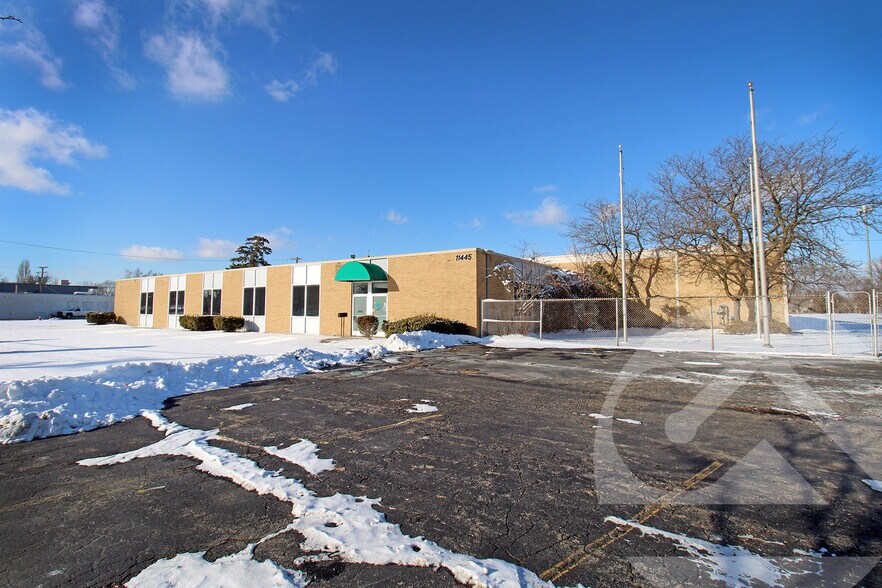 More Photos Of 11445 Stephens Rd, Warren Industrial For Sale